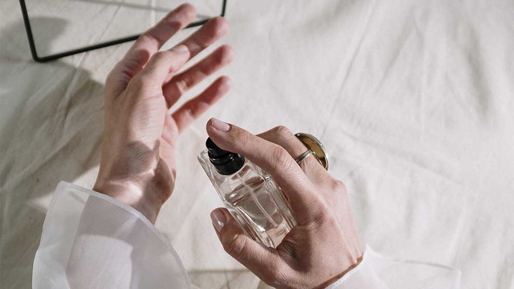 Pode misturar perfumes no mesmo frasco?