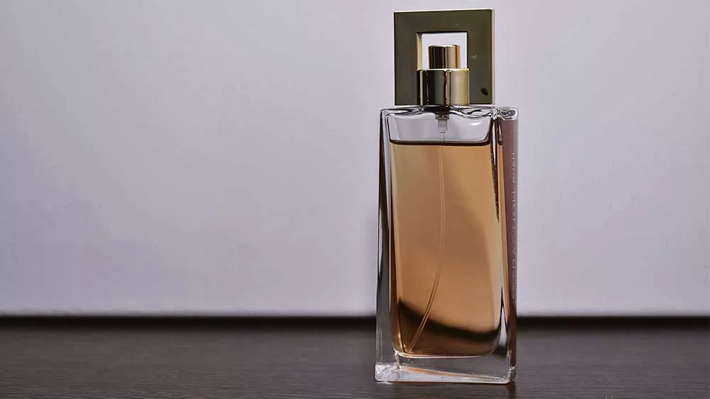 Qual é o perfume que dura 24 horas?