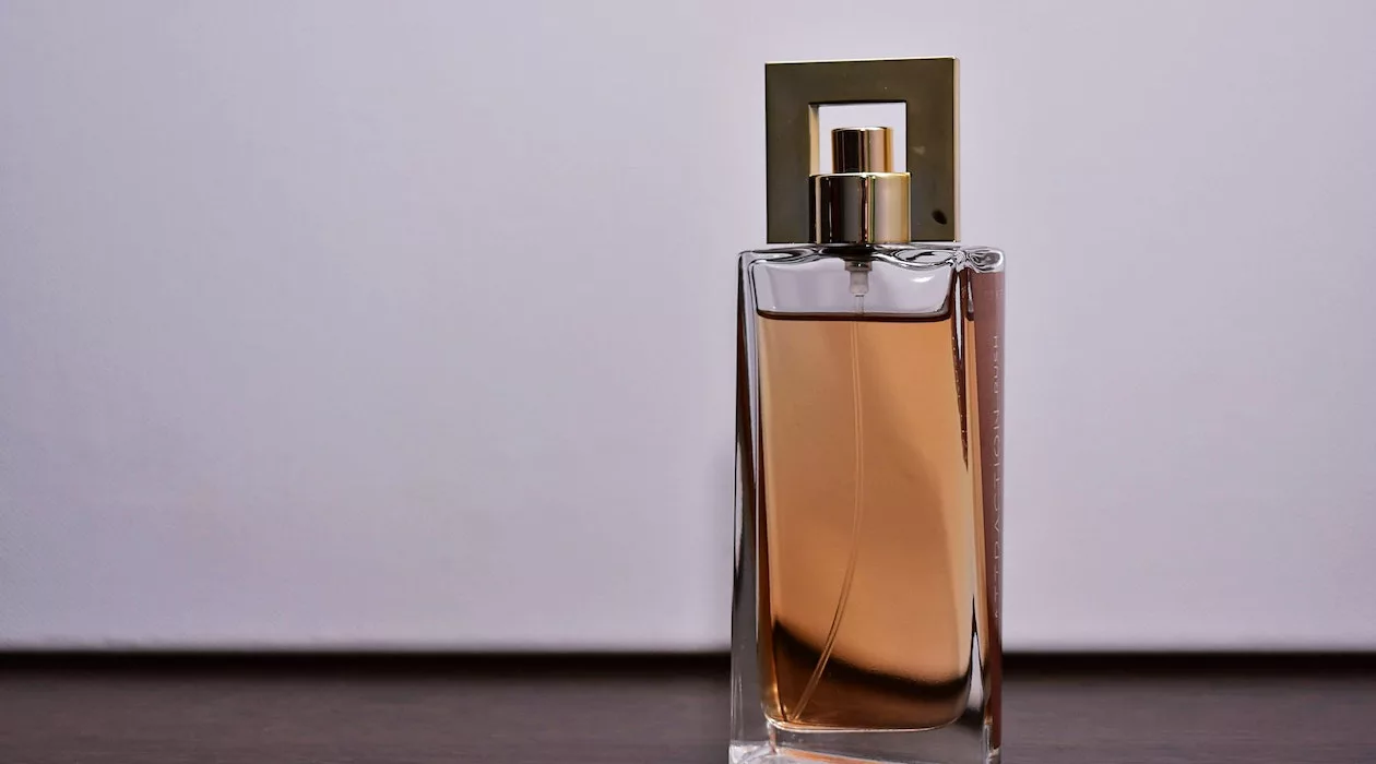 perfume amadeirado