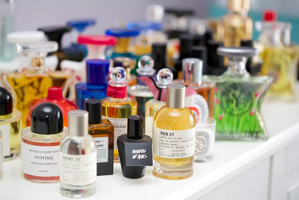 Quais os perfumes importados com cheiro de rica?