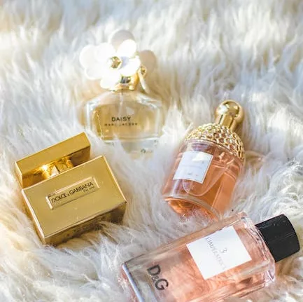 Qual o melhor perfume feminino que deixa rastro?
